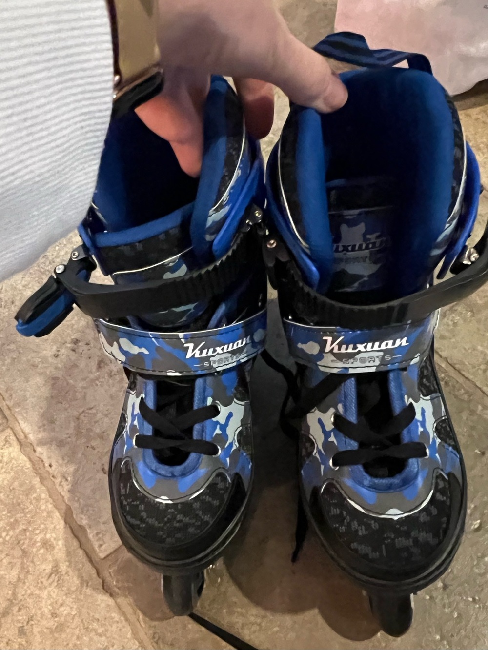 Kids Adjustable Inline Roller Skates Blue & Black Roller Blades - Picture 2 of 3